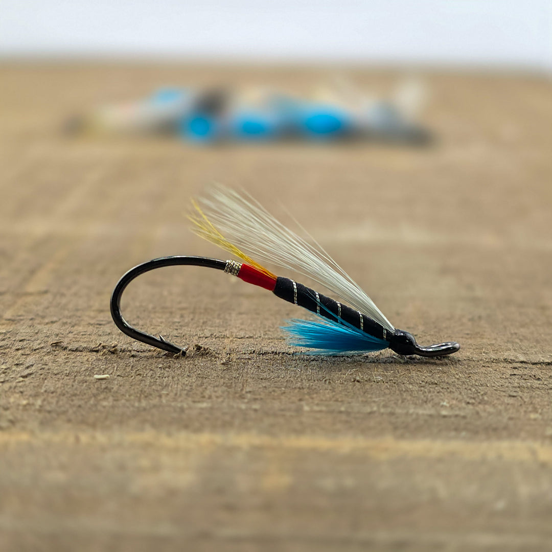 Blue Charm - White Wing | Red Butt